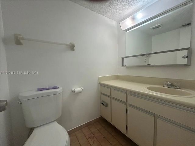 5 of 15 - 5851 W 20th Avenue #409, Hialeah, FL