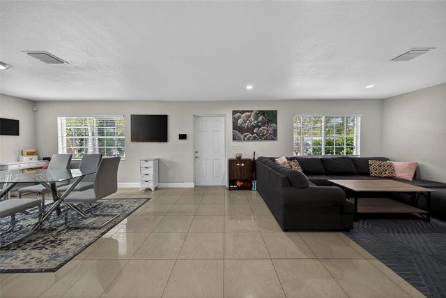 2 of 31 - 348 Nw 40th Court, Oakland Park, FL