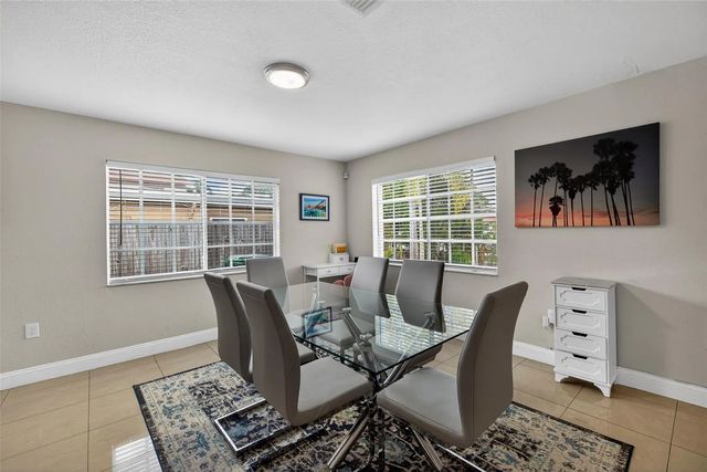 5 of 31 - 348 Nw 40th Court, Oakland Park, FL