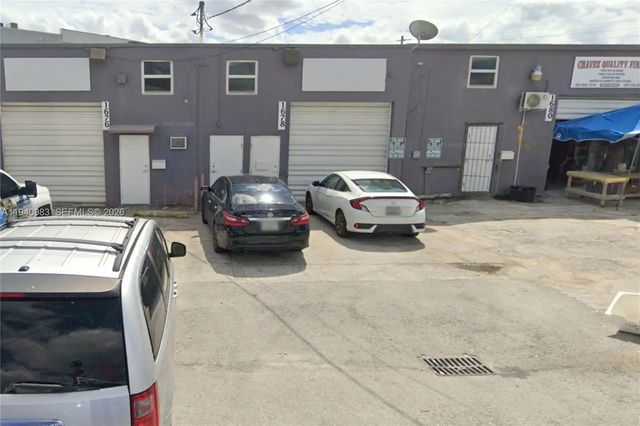 1678 W 31st Place, Hialeah