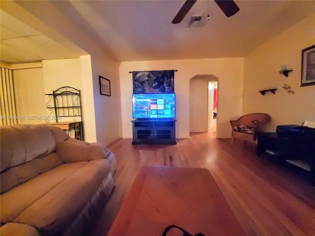 3 of 14 - 1846 Wiley Street, Hollywood, FL
