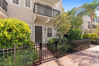 Photo of Listing #R11152318