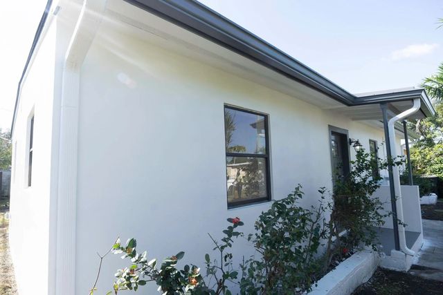 2 of 15 - 924 Nw 11th Court, Fort Lauderdale, FL