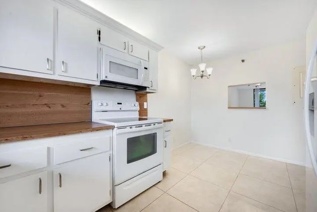 3 of 20 - 7770 Tahiti Lane #405, Lake Worth, FL