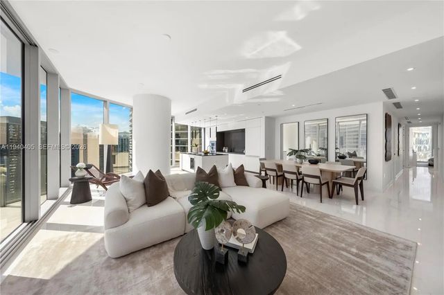 5 of 34 - 300 Biscayne Blvd Way #3407, Miami, FL