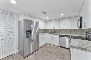 Photo of Listing #R11152396