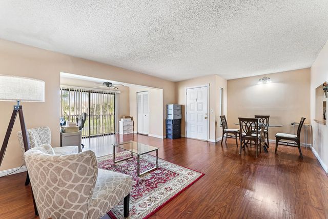 524 Shady Pine Way #b2, Greenacres