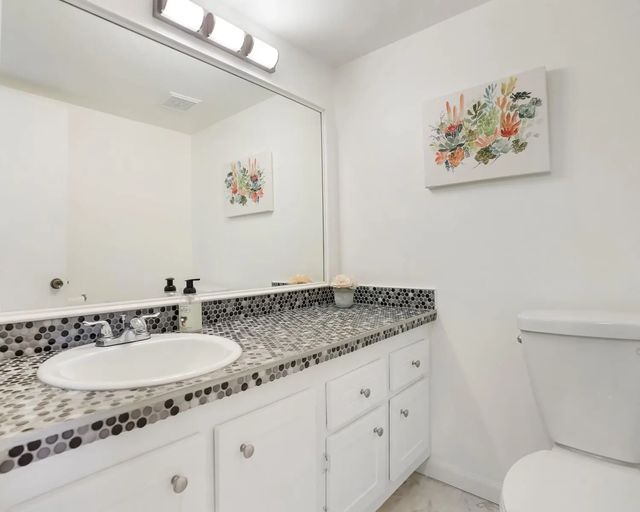 5 of 19 - 4770 Nw 21st Street #305, Lauderhill, FL