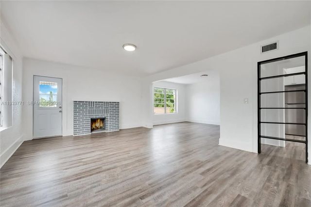 3 of 15 - 1736 Sw 9th Street, Miami, FL
