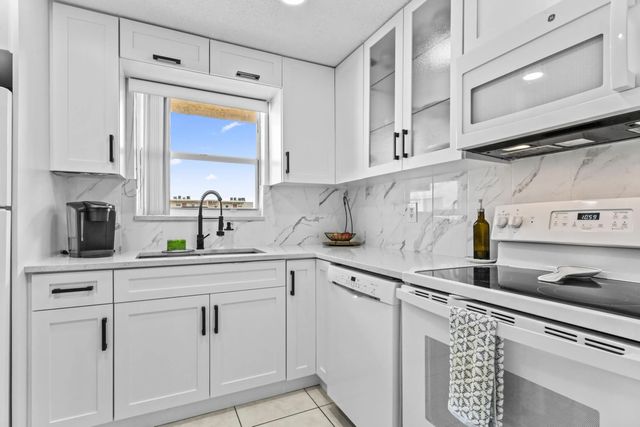 3 of 35 - 225 Bonnie Boulevard #302, Palm Springs, FL