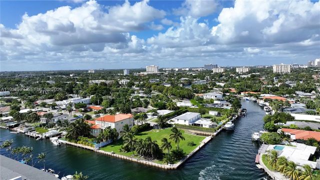 2 of 10 - 2210 Ne 124th Street, North Miami, FL
