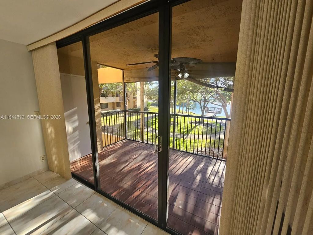 8592 W Sunrise Boulevard #209, Plantation