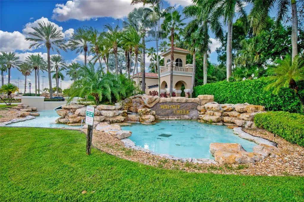 1858 Nw 74th Way, Pembroke Pines