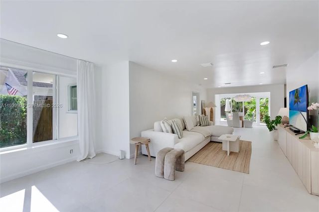 2 of 14 - 617 Sw 5th Avenue, Fort Lauderdale, FL