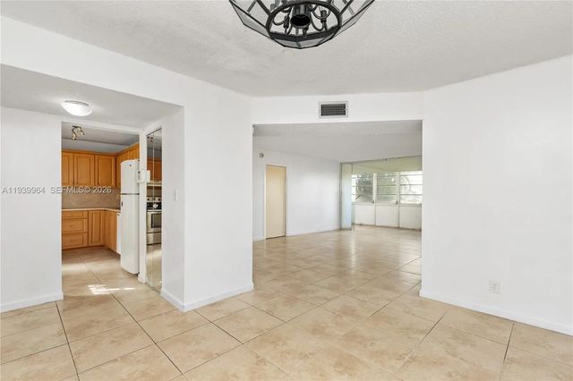 4 of 36 - 3990 Nw 42nd Avenue #106, Lauderdale Lakes, FL