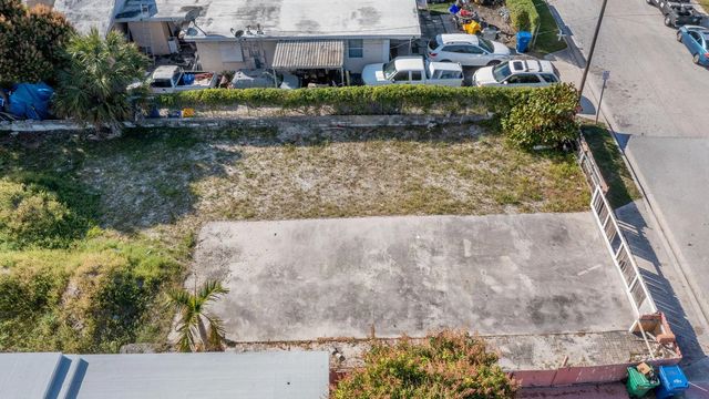 5 of 5 - 1045 W 30th Street, Riviera Beach, FL