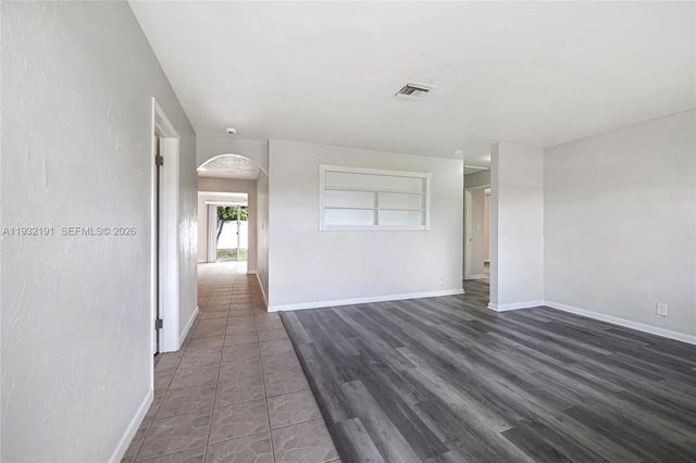 4 of 23 - 4136 Nw 13th Avenue, Oakland Park, FL