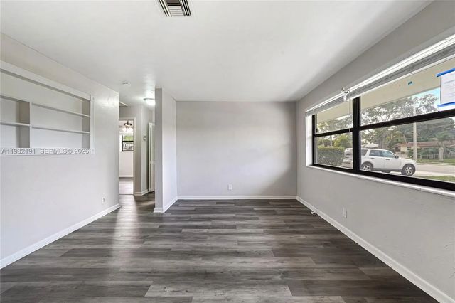 5 of 23 - 4136 Nw 13th Avenue, Oakland Park, FL