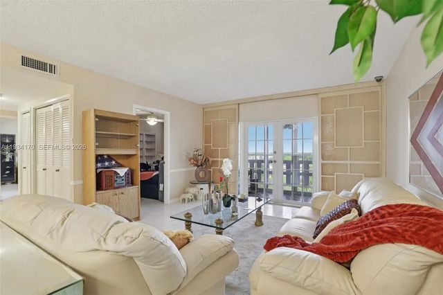 2 of 29 - 4350 Hillcrest Drive #702, Hollywood, FL