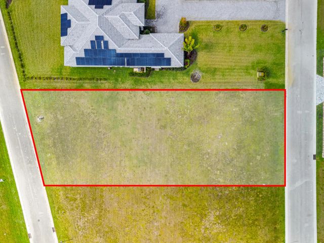 2 of 13 - 135 Se Via Lago Garda, Port St. Lucie, FL