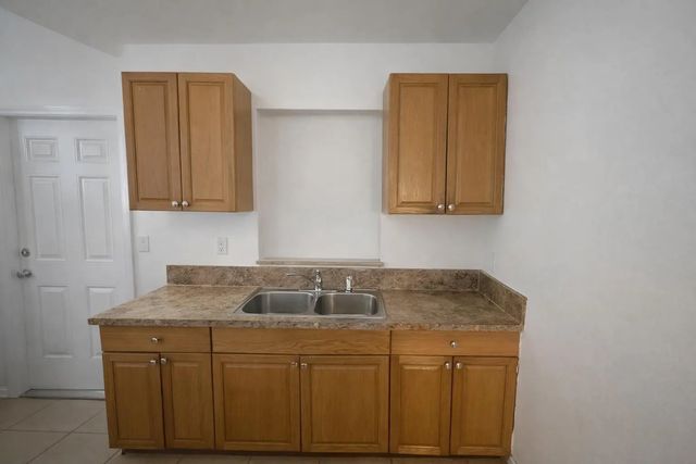 3 of 12 - 1225 Nw 10th Place, Fort Lauderdale, FL