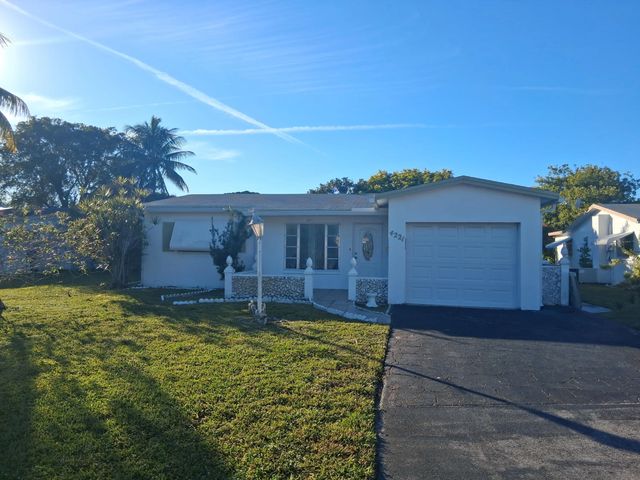 2 of 4 - 4221 Nw 51st Avenue Ne, Lauderdale Lakes, FL