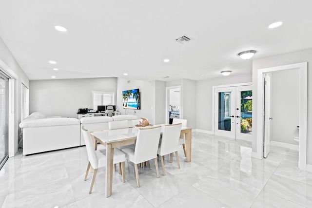 3 of 32 - 12293 Old Country Road S, Wellington, FL