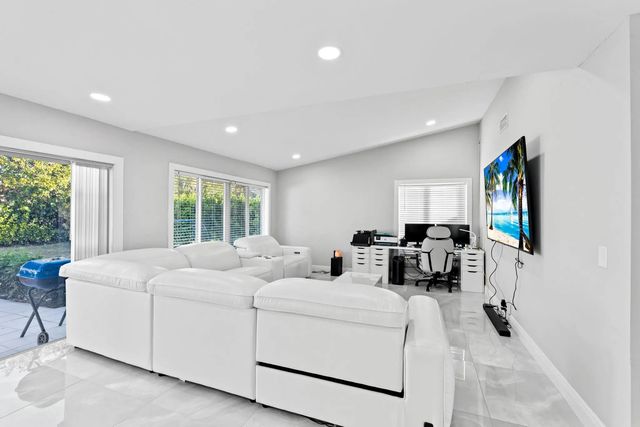 5 of 32 - 12293 Old Country Road S, Wellington, FL