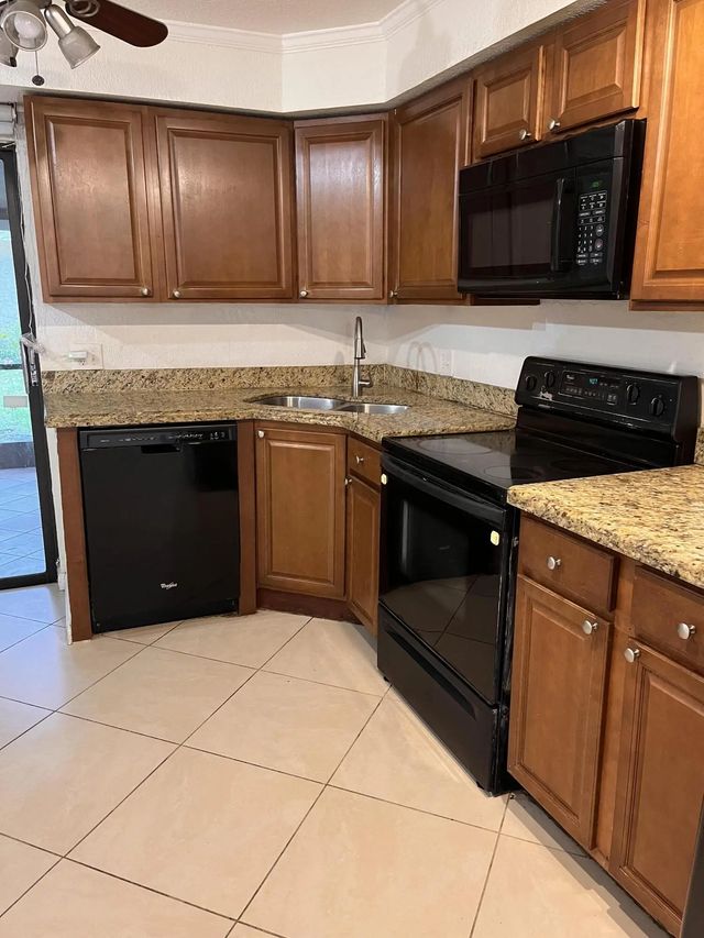 4 of 17 - 208 Wimbledon Lake Drive #208, Plantation, FL
