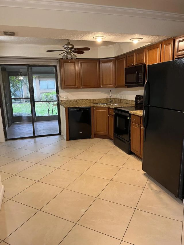 5 of 17 - 208 Wimbledon Lake Drive #208, Plantation, FL