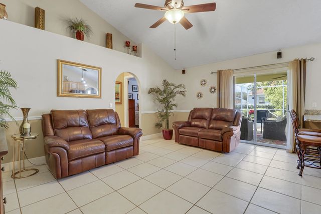 3 of 50 - 2374 Sw Chateau Terrace, Port St. Lucie, FL