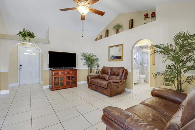 4 of 50 - 2374 Sw Chateau Terrace, Port St. Lucie, FL