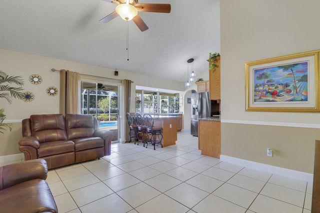 5 of 50 - 2374 Sw Chateau Terrace, Port St. Lucie, FL