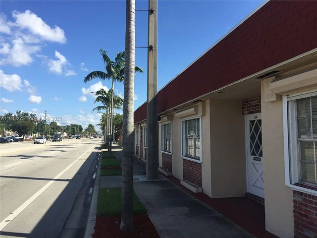 3 of 10 - 413 S Federal Highway, Dania Beach, FL