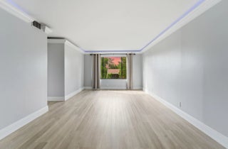 Photo of Listing #R11152893