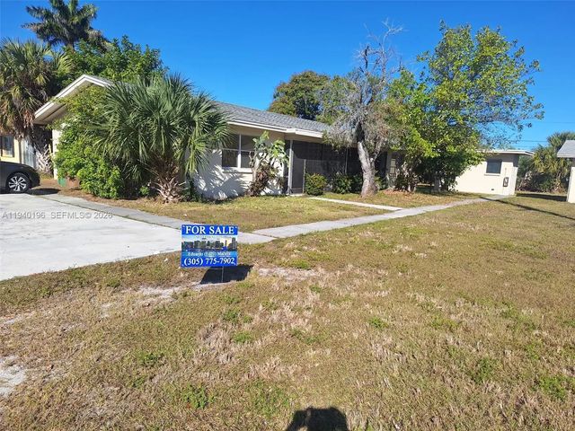 245 E Parkway, 