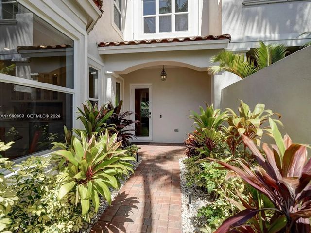 4 of 52 - 963 S Harbor View S, Hollywood, FL