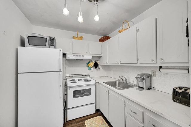 4 of 21 - 312 Sheffield M, West Palm Beach, FL