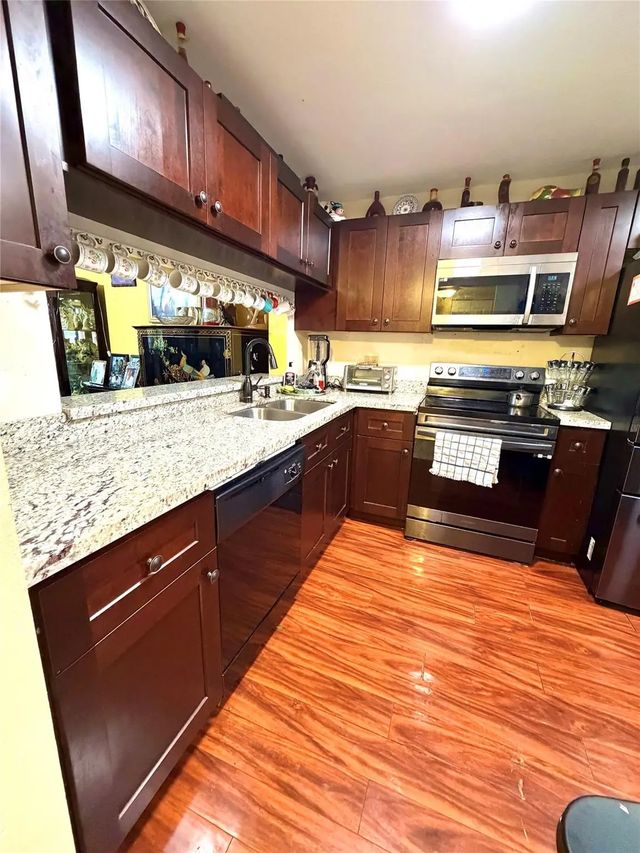 3 of 16 - 6575 W Oakland Park Boulevard #202, Lauderhill, FL
