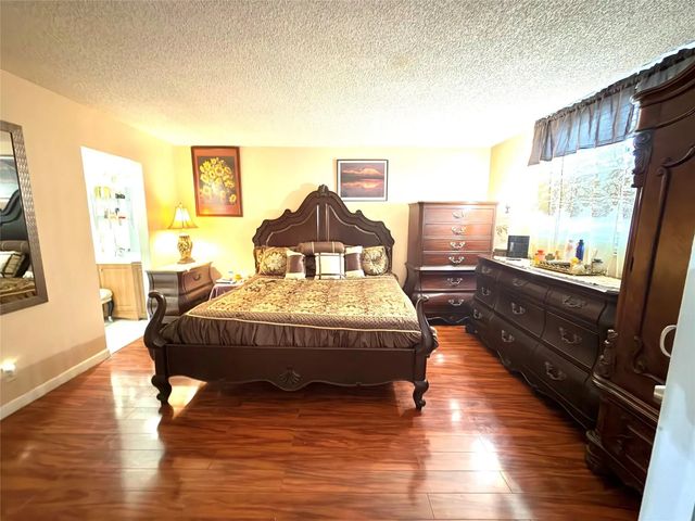 5 of 16 - 6575 W Oakland Park Boulevard #202, Lauderhill, FL