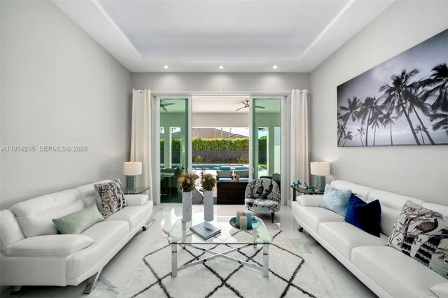 5 of 35 - 10250 Sw 135th Street, Miami, FL