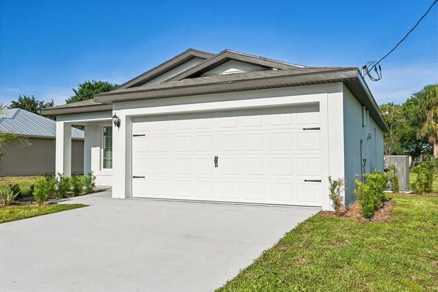 2 of 26 - 5606 Seagrape Drive, Fort Pierce, FL
