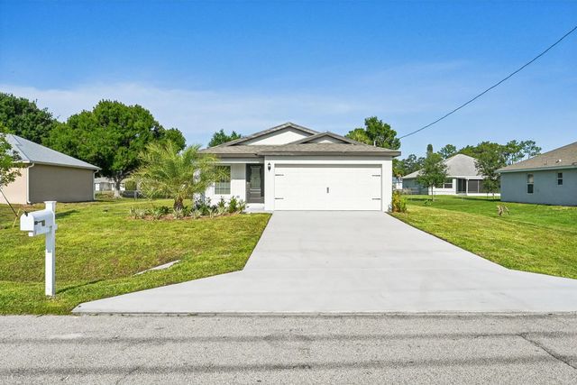 4 of 26 - 5606 Seagrape Drive, Fort Pierce, FL