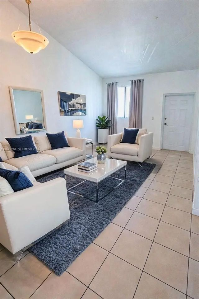 3 of 15 - 2811 Se 17th Avenue #210, Homestead, FL