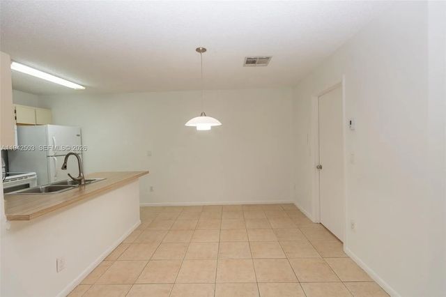 5 of 26 - 18328 Nw 68th Avenue #p, Hialeah, FL