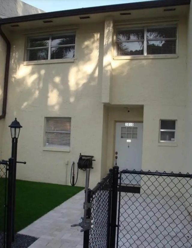 3010 Nw 68th Street #102, Fort Lauderdale