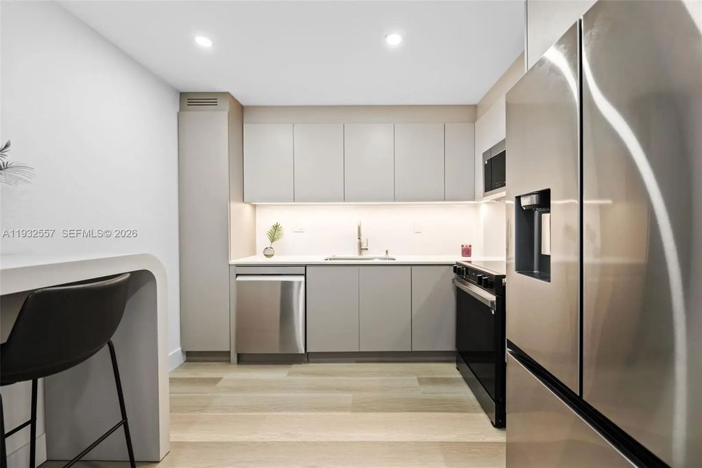 18151 Ne 31st Court #1714, Aventura