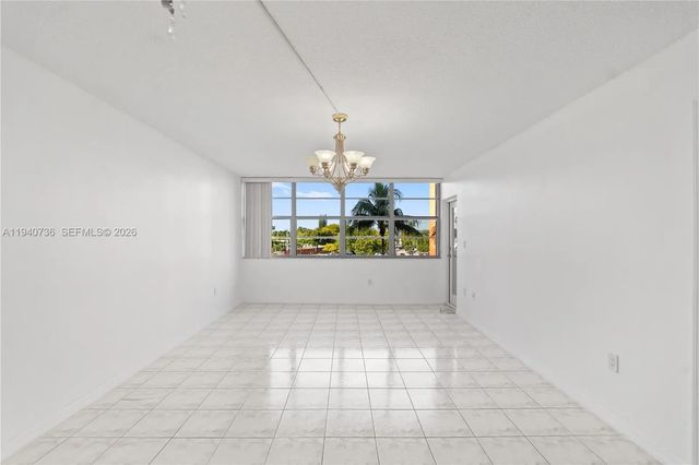 1351 Ne Miami Gardens Drive #301e, Miami