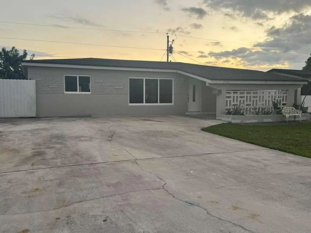 7430 Venetian Street, Miramar