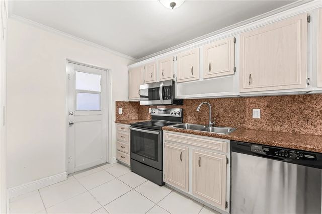 2 of 36 - 4500 N Federal Highway #344e, Lighthouse Point, FL